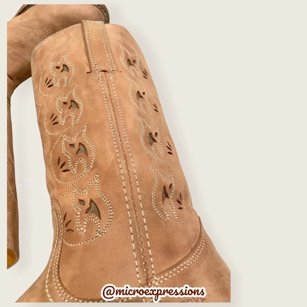 VINTAGE 1980 Frye Austin Tan Cottagecore Leather Floral Embroidered Cowboy Boot